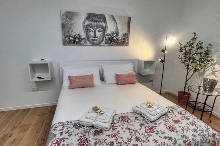 Relax in the heart of the historic district, with cozy rooms for overnight stays in Eboli, Province de Salerne