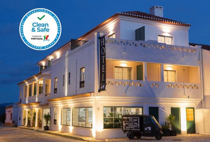 Hotel para 2 pessoas, com jardim e vista e ainda terraço em Rogil