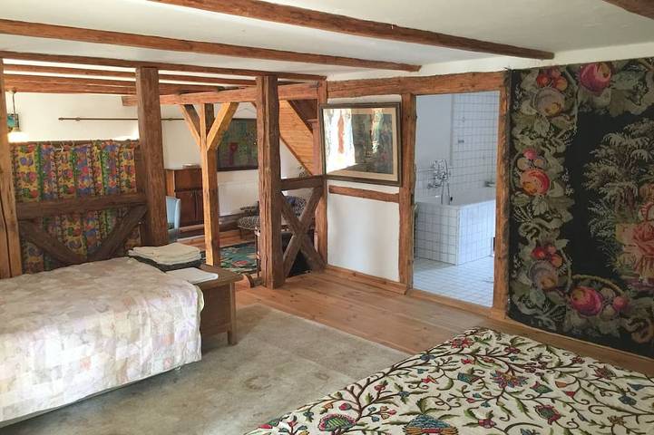 Appartement entier, Appartement isolé au-dessus des écuries dans une maison de moulin historique in Bas-Silésie