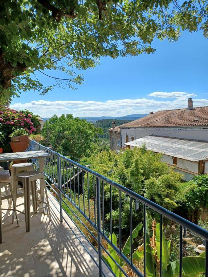 Location de vacances pour 8 personnes, avec terrasse et vue à Chassiers - 4