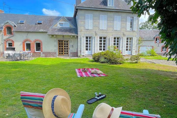 Location de vacances pour 16 personnes, animaux acceptés à Gavray