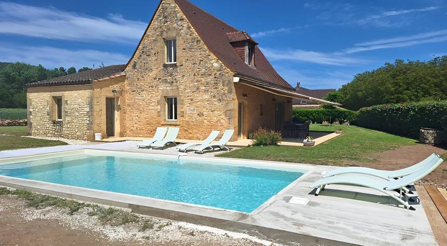 Gîte pour 8 personnes, avec terrasse ainsi que jardin et piscine à Saint-Vincent-de-Cosse - 2