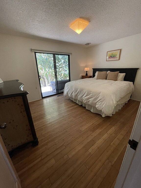 Zen Cottage Hideaway - 1 mile from the Beach, and 1 mile from Downtown... in Santa Barbara, Santa Barbara County