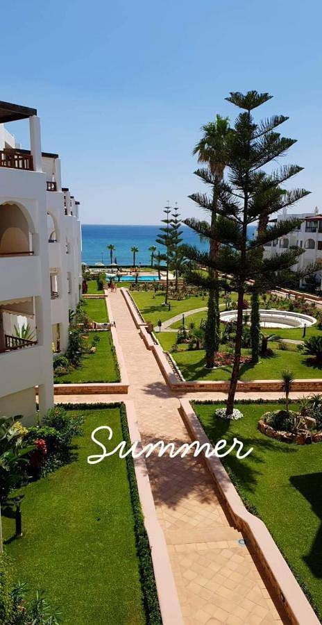 Gîte pour 9 personnes, avec terrasse ainsi que vue et piscine, animaux acceptés dans Restinga Smir