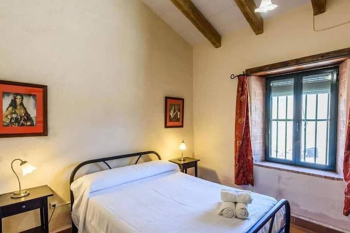 Casa rural para 10 personas, con balcón y jardín en La Puebla de los Infantes