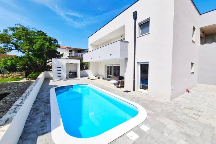 Ferienhaus für 6 Personen, mit Pool und Balkon/Terrasse in Povljana - 2