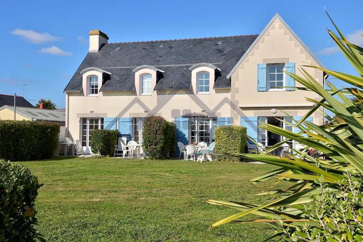 Location de vacances pour 4 personnes, avec jardin ainsi que piscine et vue dans Plage de Grève Blanche (Guilvinec) - 2