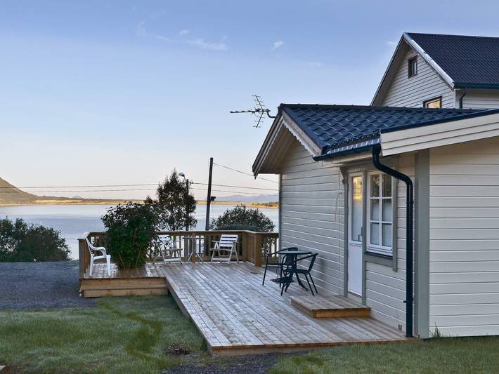 Vacation rental for 5 people, with Terrace and Yard as well as Sauna in Lofoten
