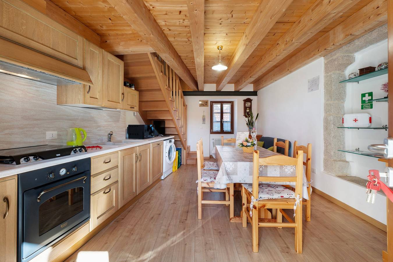 Geheel appartement, Appartement 'Casa Elisa' met Uitzicht op de Bergen, Balkon en Wifi in Bassola (Armeno), Gemeente Armeno