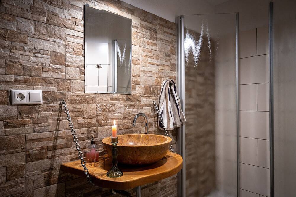 Dreibettzimmer - Pension Cubana in Rothenburg/Oberlausitz, Oberlausitz-Niederschlesien