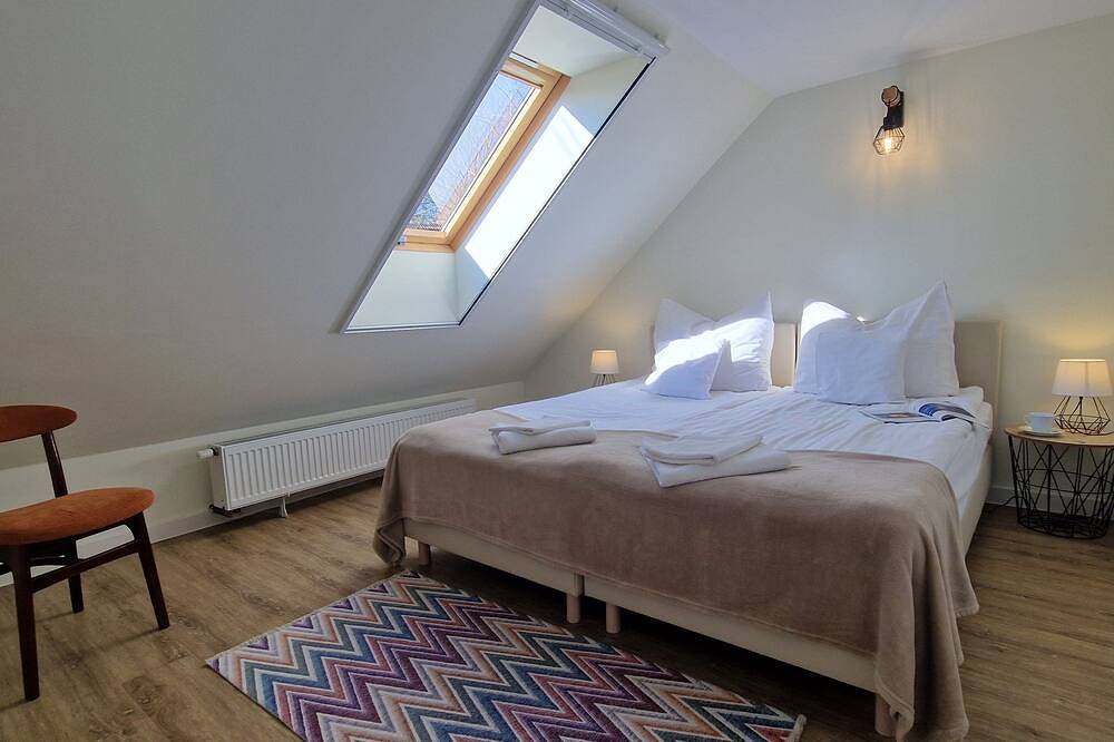 Oma Halinas Haus in der Nähe des Sees und des Waldes in Kujawien-Pommern