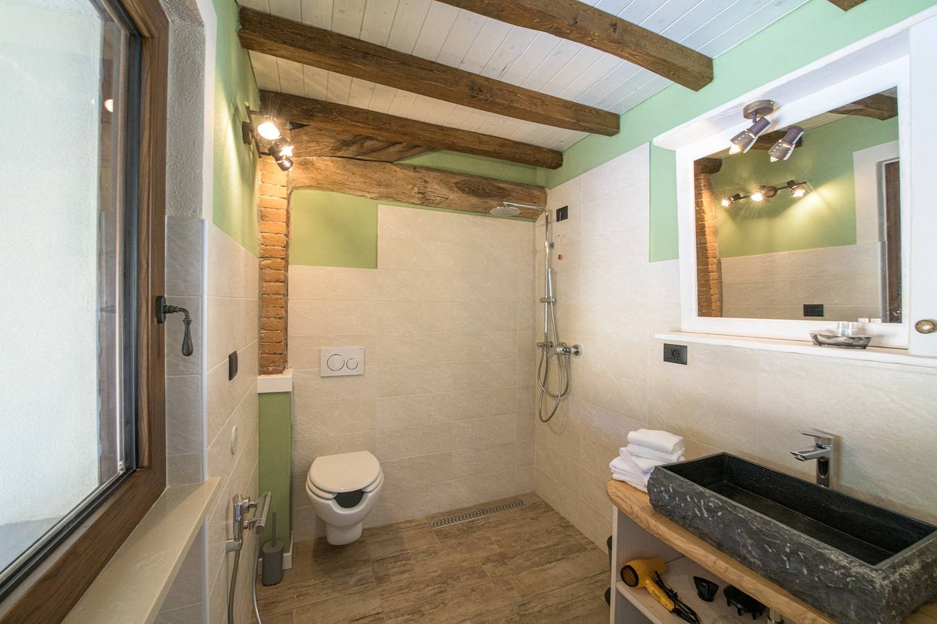 Charmante retraite à Alessandria avec lit queen-size et piscine extérieure in Gavi, Province d'Alexandrie