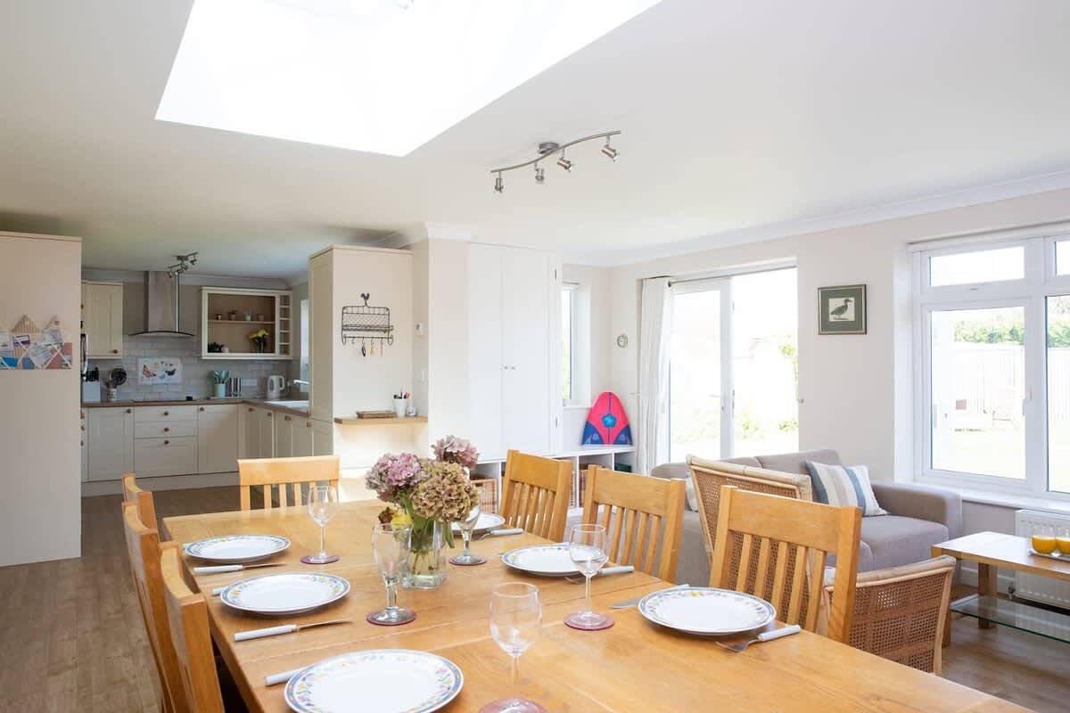 Seaside detached 4bd home nr shops. Parking/Garden in West Wittering, West Sussex