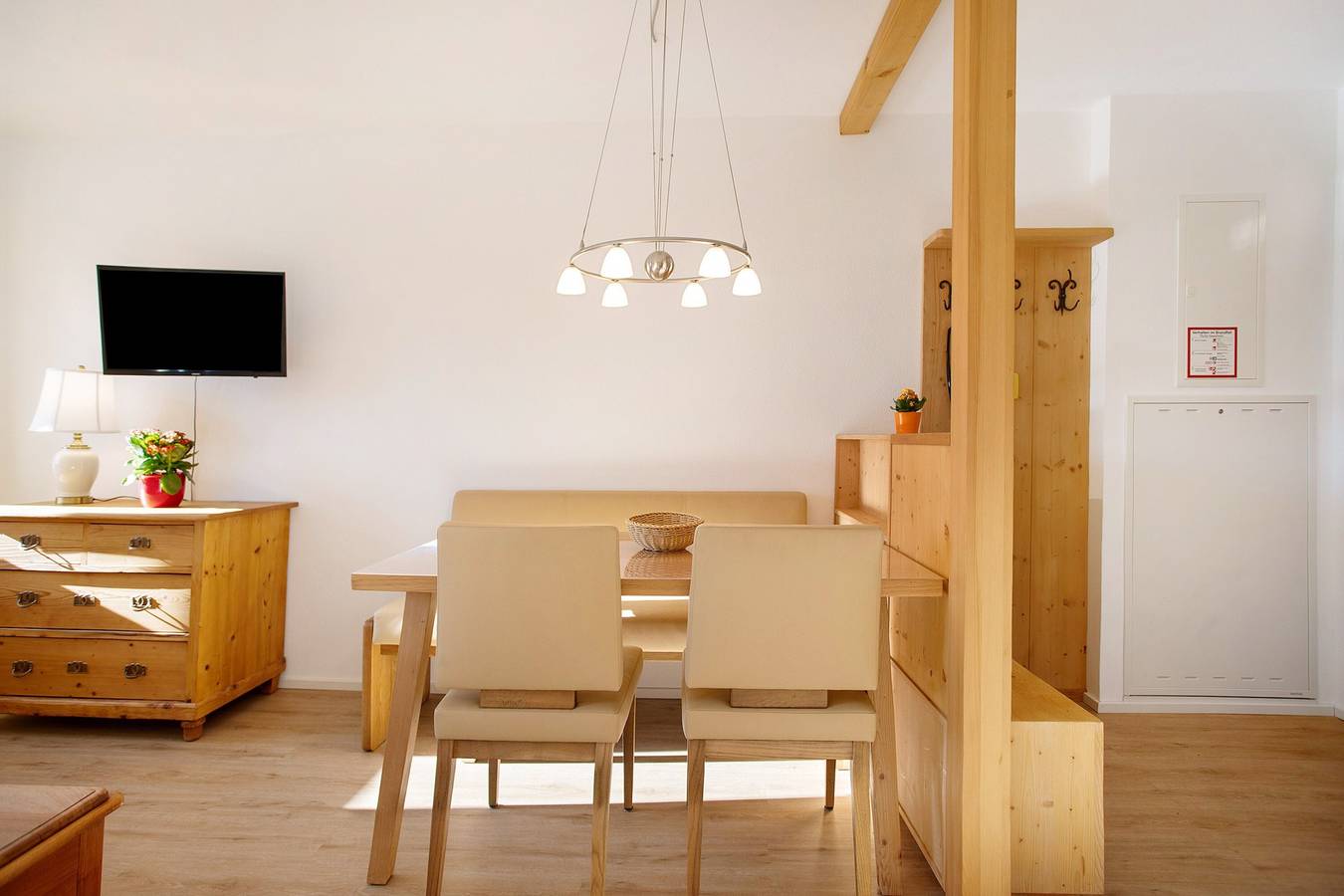 Ganze Wohnung, Ferienwohnung 'Appartement 8' mit Gemeinschaftsterrasse, Gemeinschaftsgarten und Wi-Fi in Kirchseeon, Oberbayern
