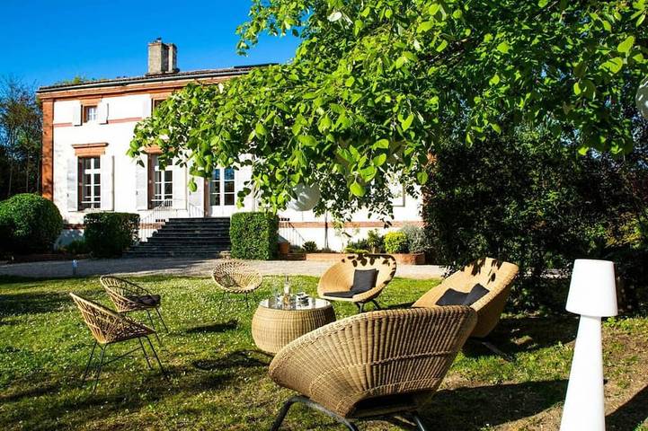 Location de vacances pour 14 personnes, avec jardin à Flourens (Haute-Garonne)