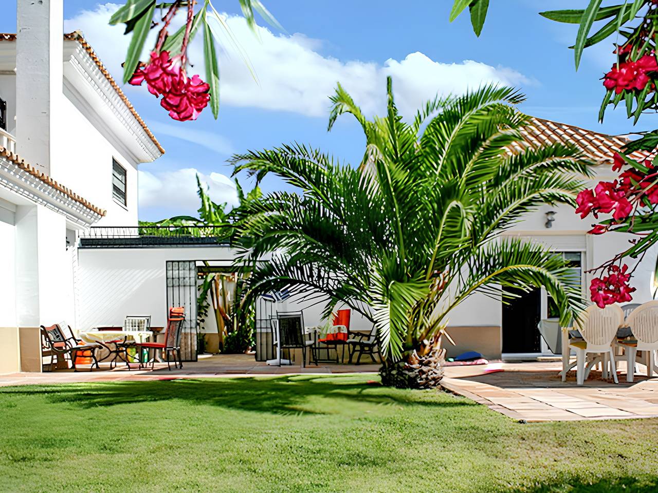 Elegante Villa in Nuevo Portil mit Gemeinschaftspool in Playa Nueva Umbría, El Portil