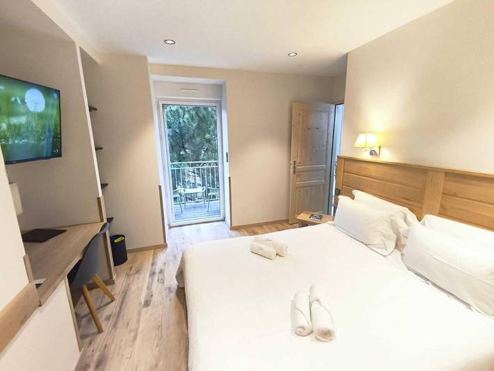 Hôtel pour 2 personnes, avec jardin et terrasse, animaux acceptés à Banassac