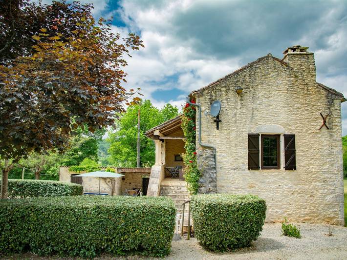 Maison de vacances pour 4 personnes, avec piscine ainsi que jardin et terrasse