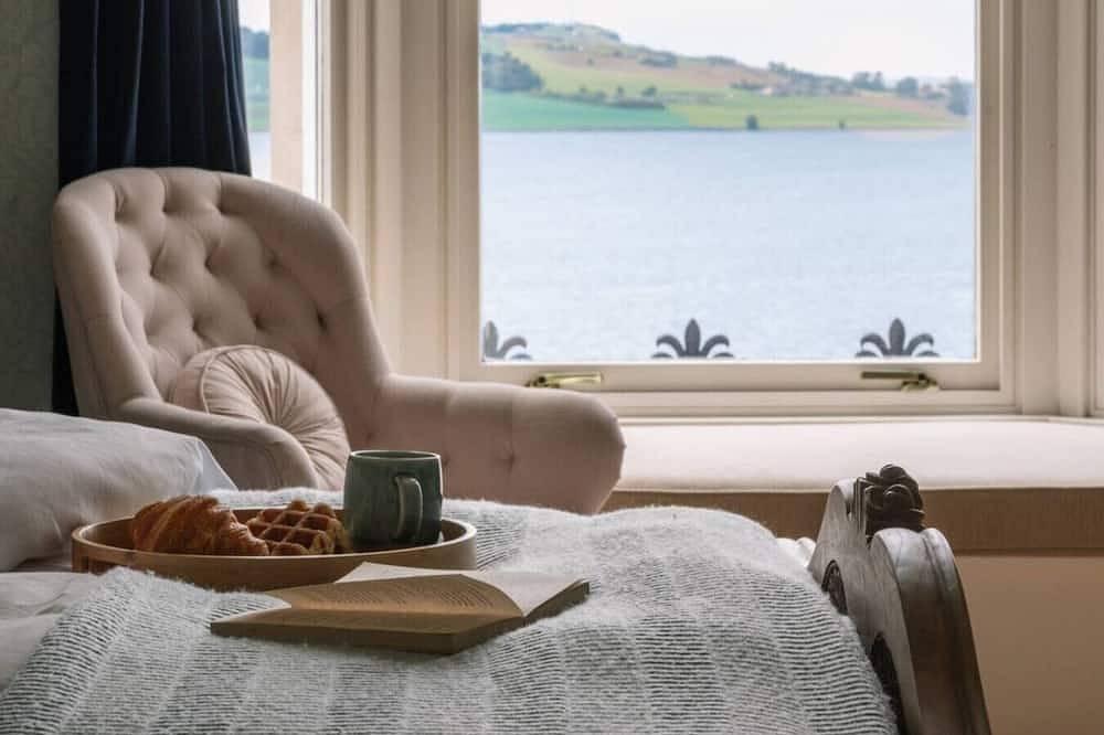 Villa by the Sea; Escape the Ordinary in Dundee, Angus