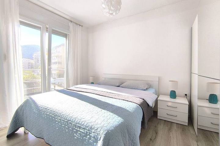 Appartement entier, Magnifique penthouse avec fantastique terrasse panoramique in Budva, Municipalité de Budva