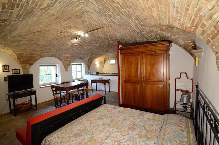 Appartamento intero, Monolocale In Edificio Medioevale, Con Ampio Terrazzo, Aria Condizionata, Wi-Fi in Spello, Perugia e dintorni