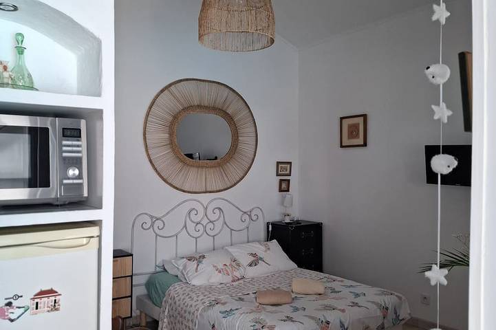 Apartamento entero, Pequeña casa de 30m2 para 2 personas en propiedad privada con piscina. in Saint-Aygulf, Frejus