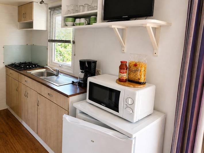 Flower Camping Orly d'Azur - Mobilheim 5 personen - Cottage Picholine Standard 25m² - 2 Zimmer - halbüberdachte Terrasse -. in Six-Fours les Plages, Mittelmeerküste (Frankreich)