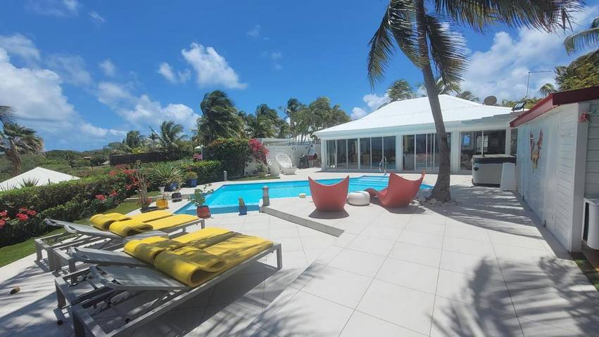 Location de vacances pour 4 personnes, avec piscine ainsi que vue et jardin dans Anse Tarare - 2