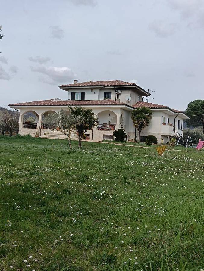 B&b per 5 persone, con giardino e panorama, con animali domestici in Pozzilli