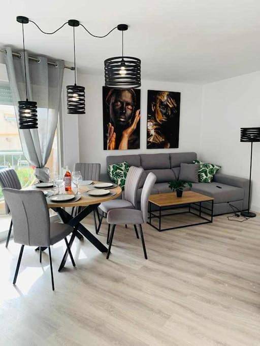 Ferienwohnung für 8 Personen, mit Balkon und Pool in La Zenia