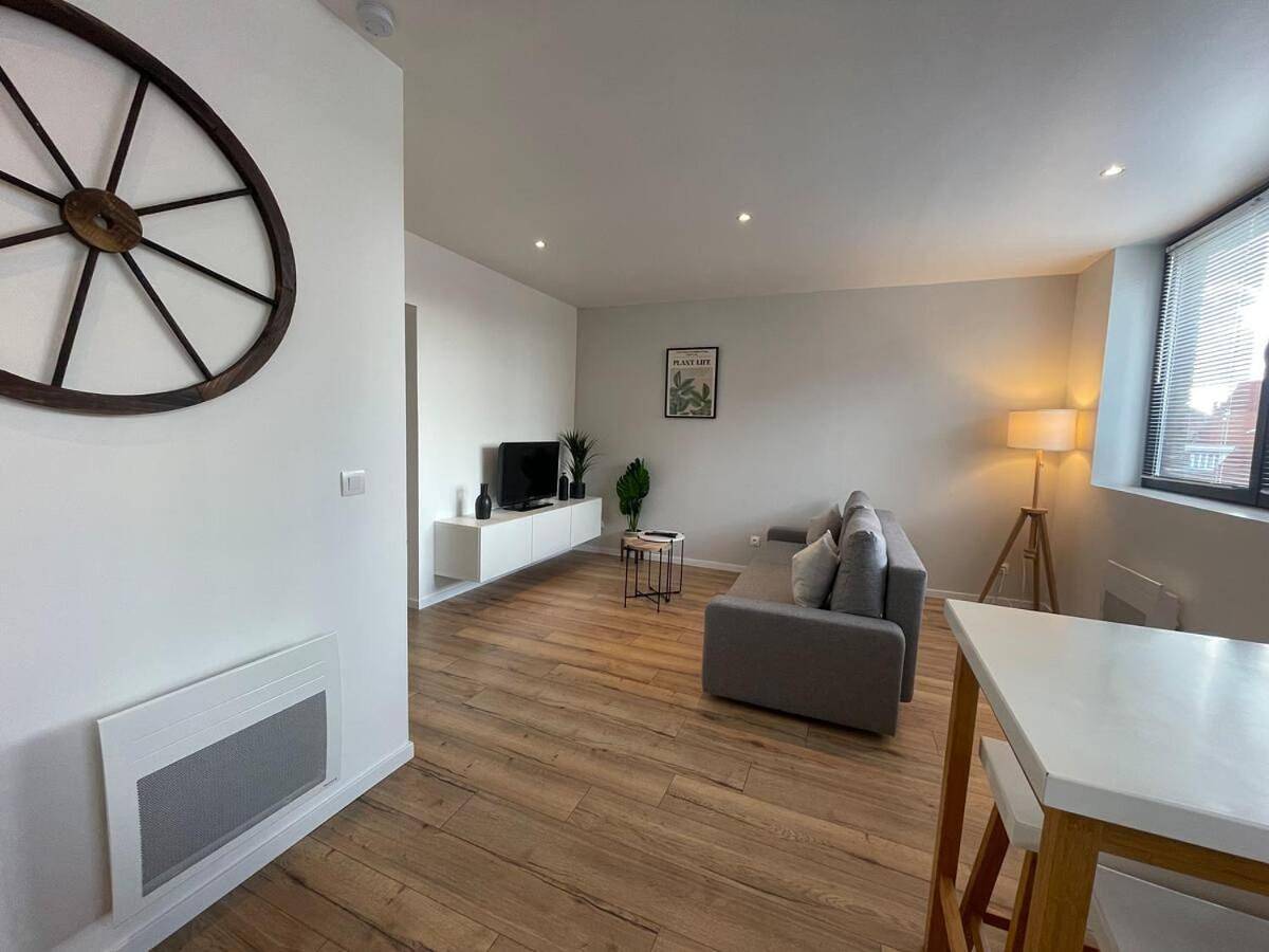 Appartement entier, Two-Bedroom Apartment in Lens, Région de Lens