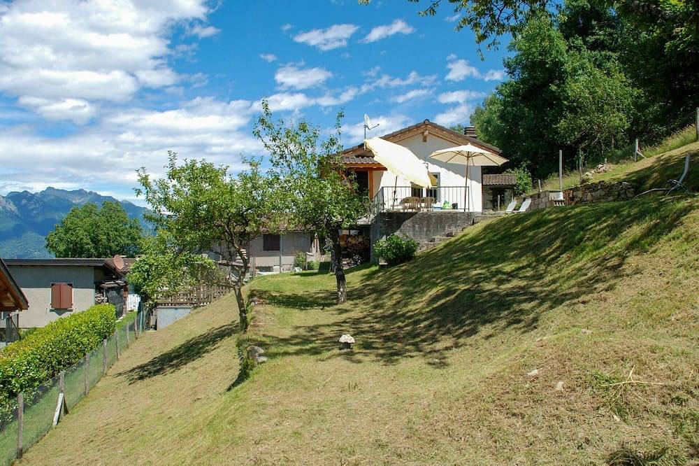 Casa de vacaciones privada con Wifi, Tv, patio, mascotas permitida, vista panorámica, aparcamiento in Gambarogno, Lake Maggiore (Suiza)