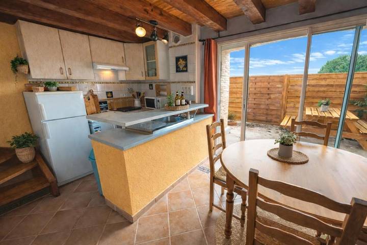 Location de vacances pour 4 personnes, avec jardin et terrasse ainsi que piscine et jacuzzi à Monbazillac - 3