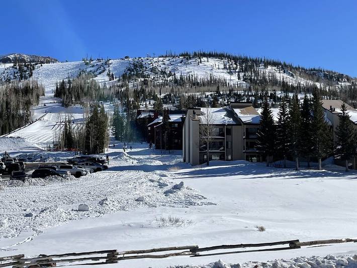 Vacation rental for 5 people, with sauna and hot tub as well as balcony in Brian Head