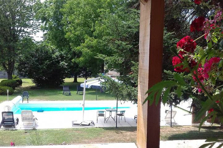 Location de vacances pour 8 personnes, avec Balcon et Jacuzzi ainsi que Jardin et Sauna dans Cussy-les-Forges