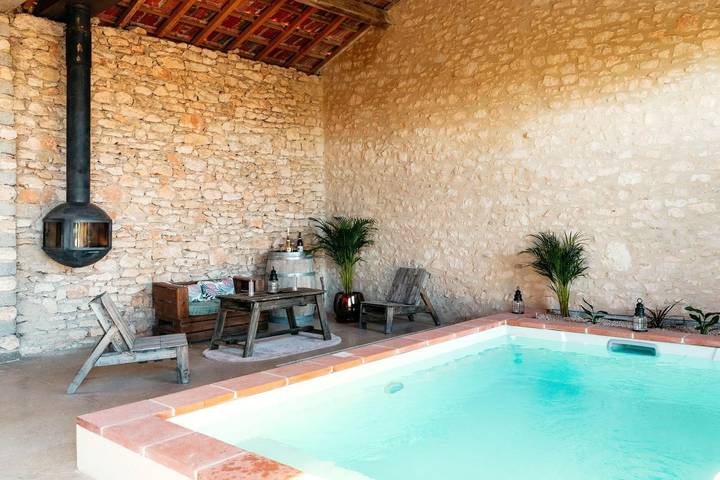 Gîte pour 2 personnes, avec piscine et terrasse - 1