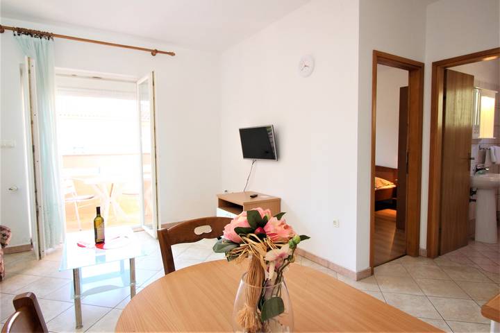 Ferienwohnung für 3 Personen, mit Balkon/Terrasse in Baska