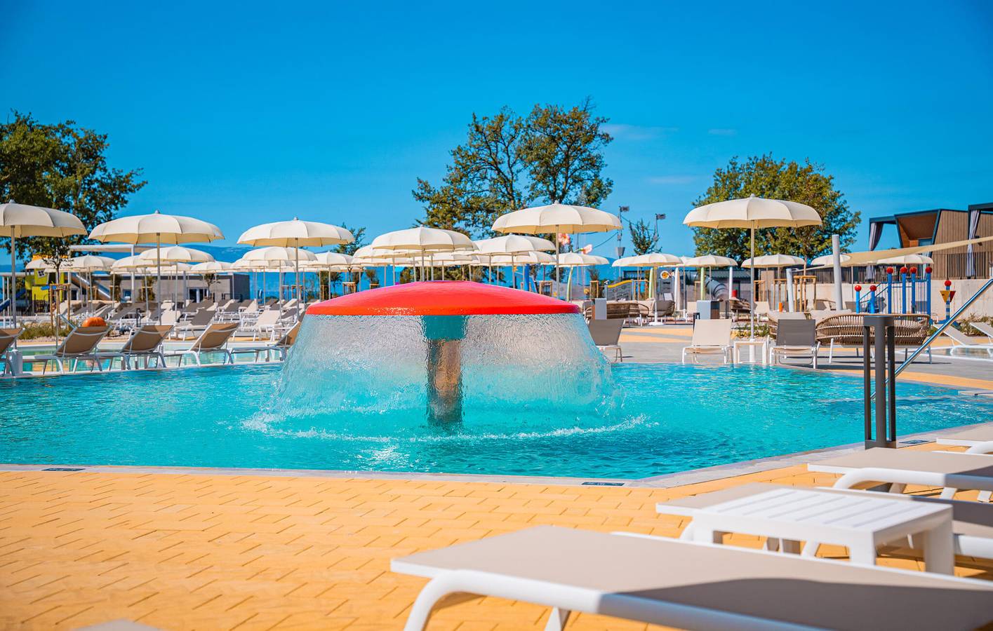 Acogedor apartamento con piscina, terraza y acceso a la playa - Njivice in Njivice, Krk (isla)
