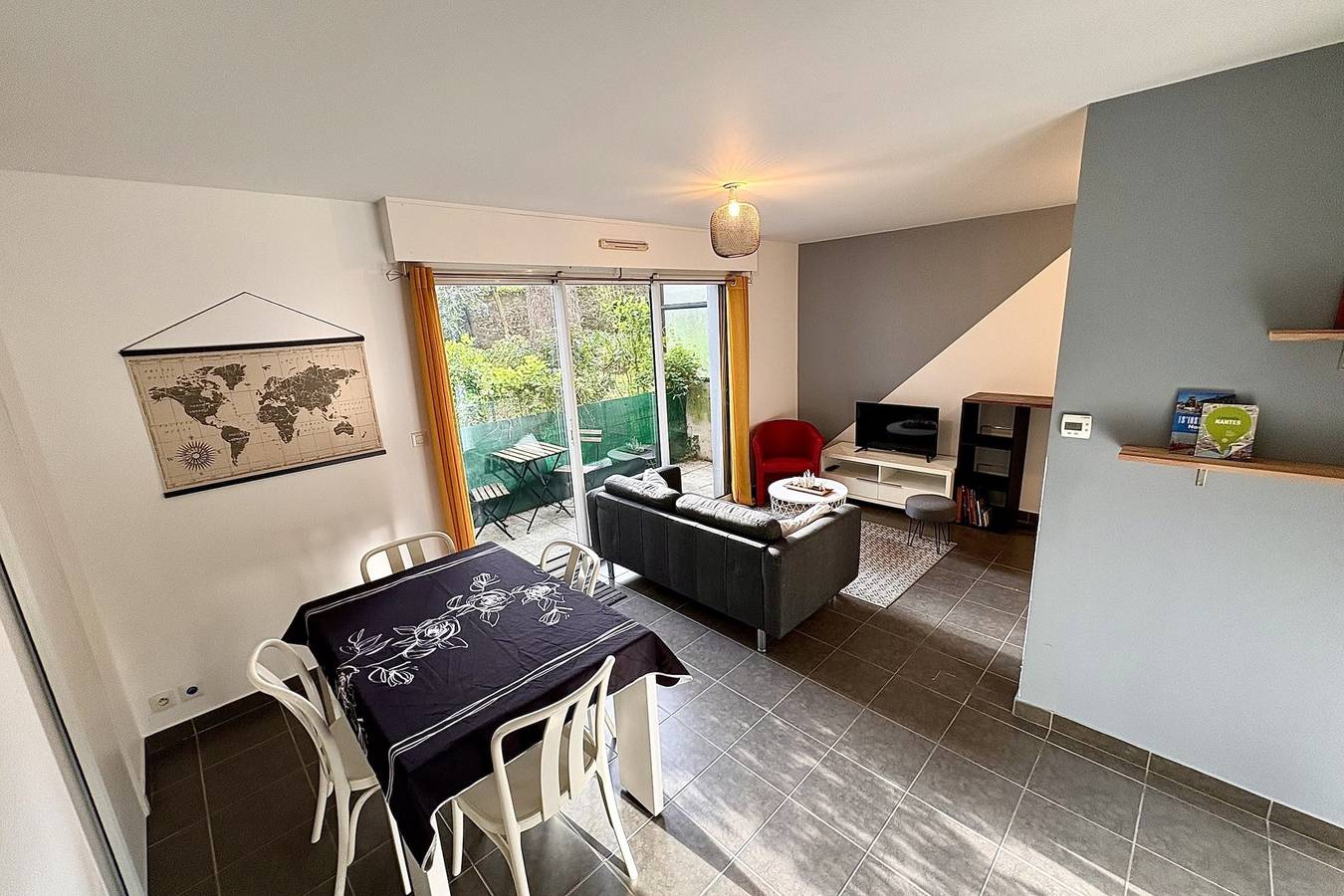 Appartement entier, Lumineux T3 avec Terrasse au Cœur de Nantes in Nantes, Région de Nantes