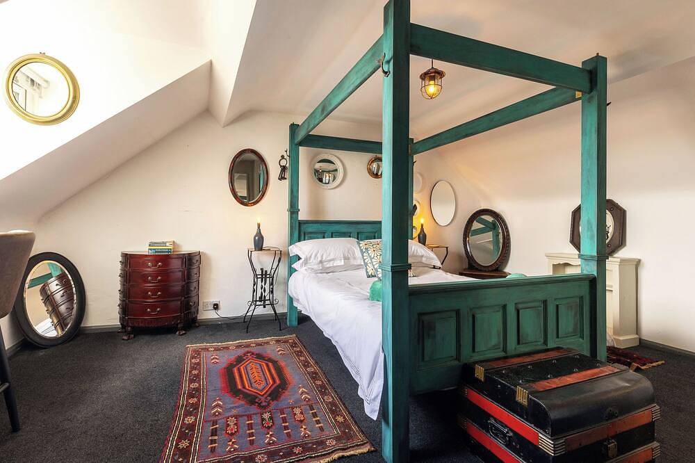 Sandgate Cottage - A charming 18th century mid terrace retreat. in Scarborough, North York Moors