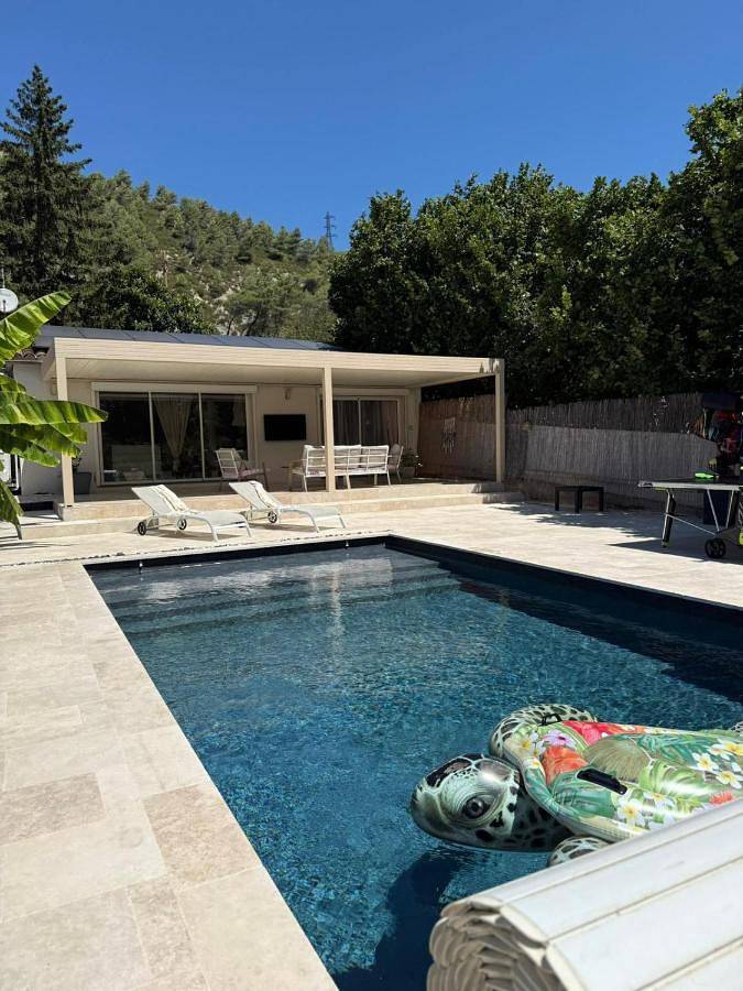 Chalet para 10 personas, con jacuzzi además de piscina y jardín - 1