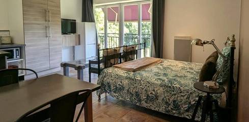 Gîte pour 2 personnes, avec terrasse à Saint-Maurice-de-Gourdans