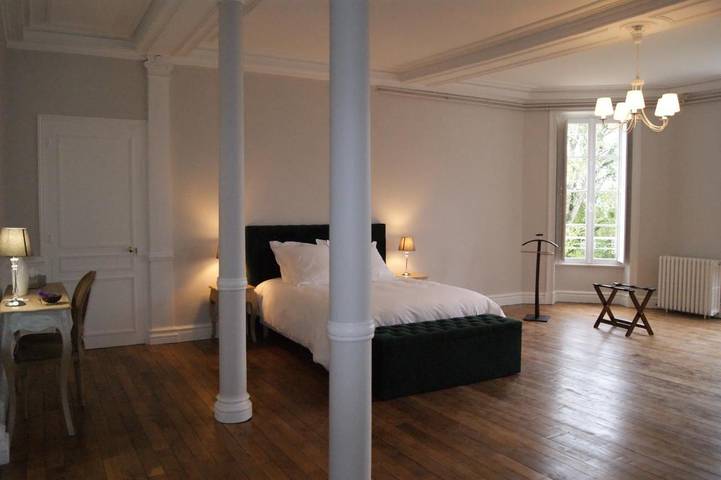 Chambre d’hôte pour 2 personnes, avec Terrasse et Jardin ainsi que Piscine et Vue