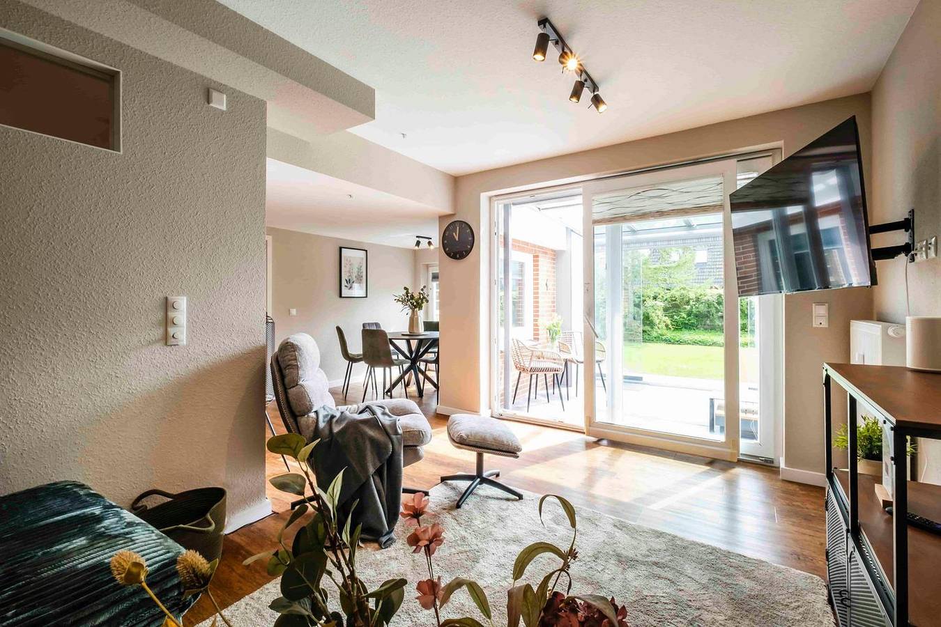 Ganze Wohnung, Ferienwohnung für 6 Personen in Kurparknähe mit Sauna und Garten und Wintergarten in Büsum, Dithmarschen