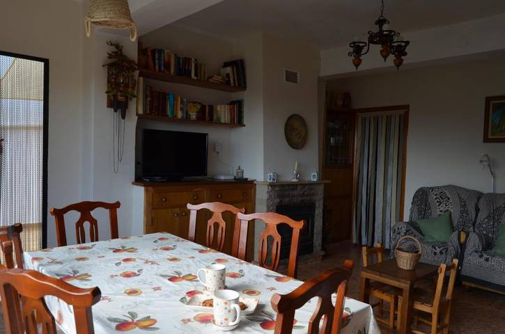 Location de vacances pour 8 personnes, avec vue et jardin, animaux acceptés à Eslida - 2