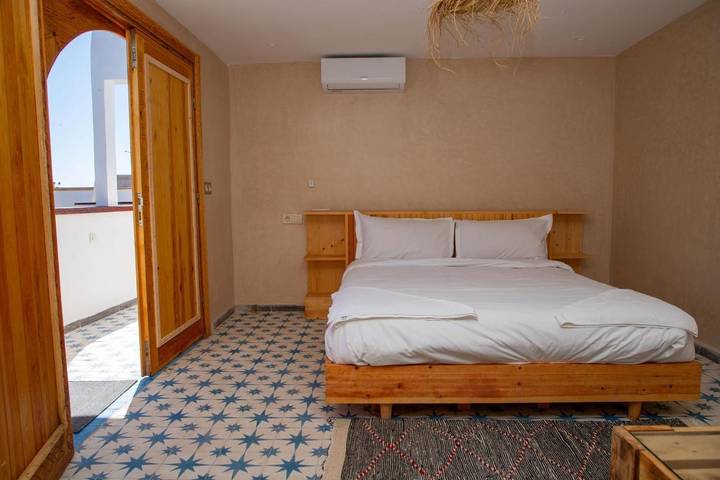 Maison d’hôte pour 2 personnes, avec piscine ainsi que jardin et jacuzzi, adapté aux familles à Taghazout (village) - 4