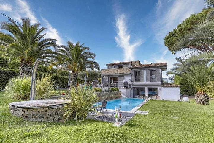 Villa pour 10 personnes, avec balcon et jardin à Saint-Tropez
