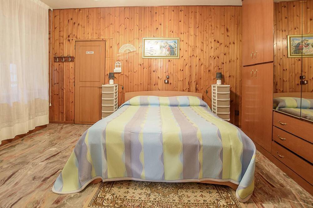 Apartamento entero, Precioso apartamento de 4 habitaciones en Roccaspinalveti. in Roccaspinalveti, Provincia de Chieti