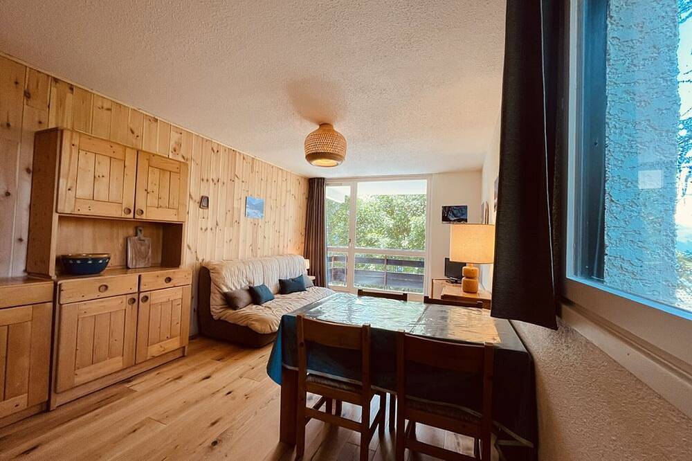 Entire apartment, 3-room apartment for 6 people in Plan Peisey, direct slopes access in Vanoise National Park