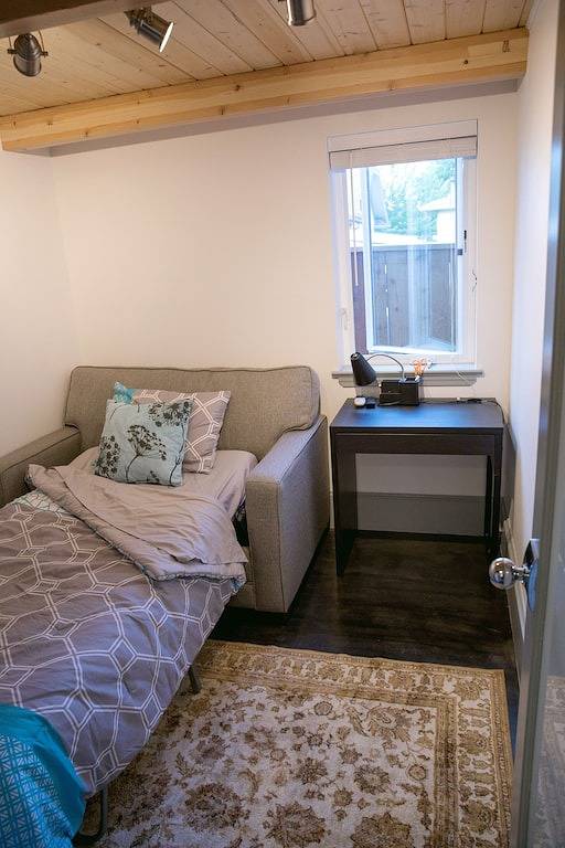 Helles und offenes modernes Nordost-Montavilla Adu in Portland, Multnomah County